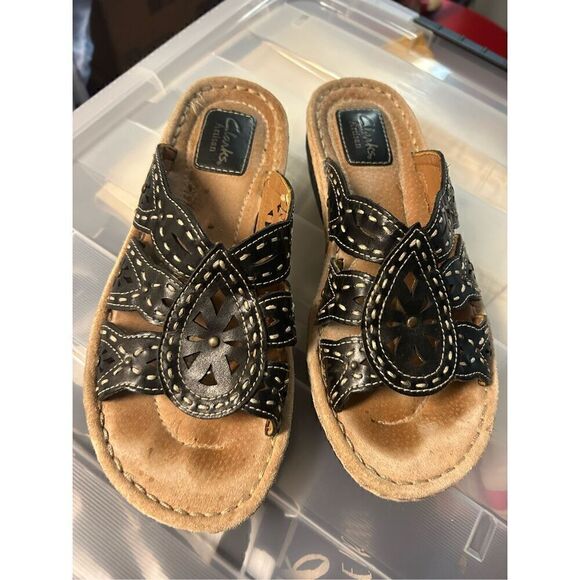 Clark’s artisan black sandals - Picture 6 of 7